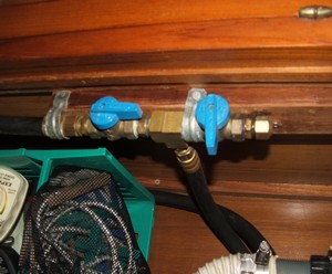 How To Unstick A Propane Tank Valve: Safe, Easy And Effective Solutions •  BoatBasinCafe